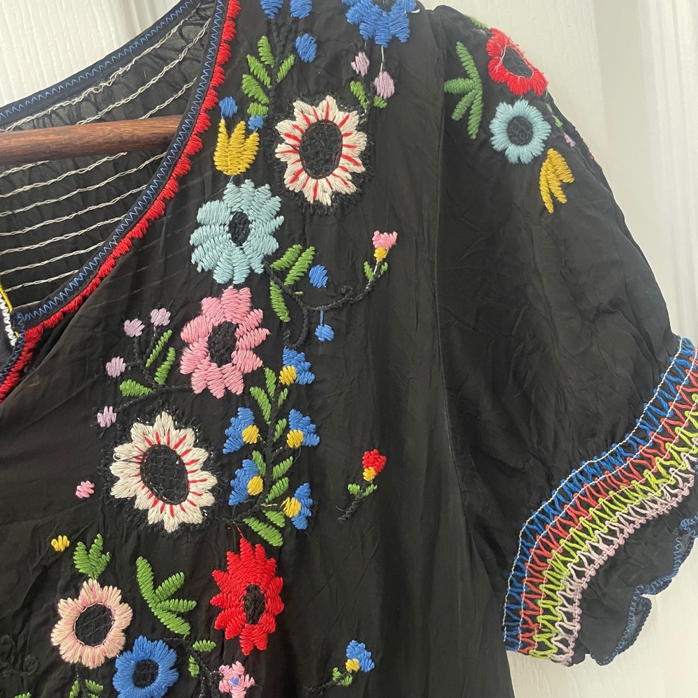 Johnny Was Black Floral Embroidered Boho Mini Dress Smocked Waist Short Sleeve M - Picture 3 of 9